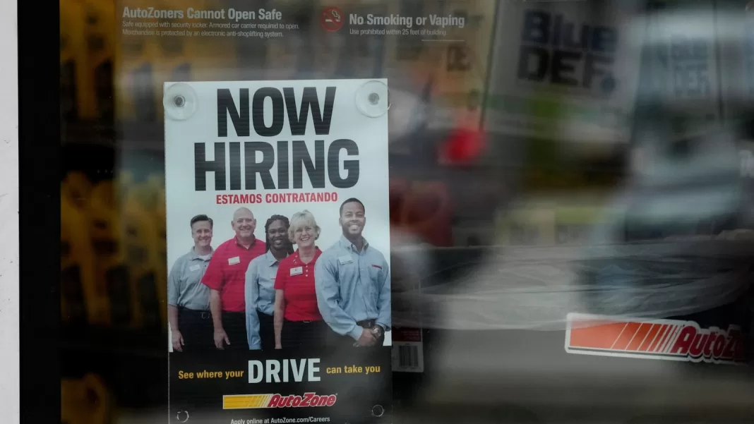 US jobless benefit claims fall last week as labor market remains strong