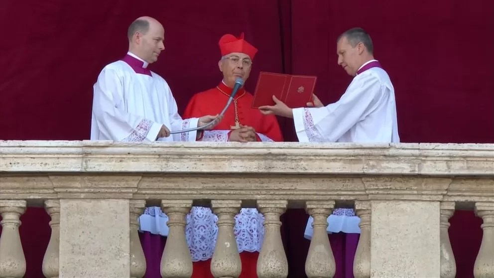 250508_abc_spec_rep_pope_balcony_hpMain_16x9.jpg