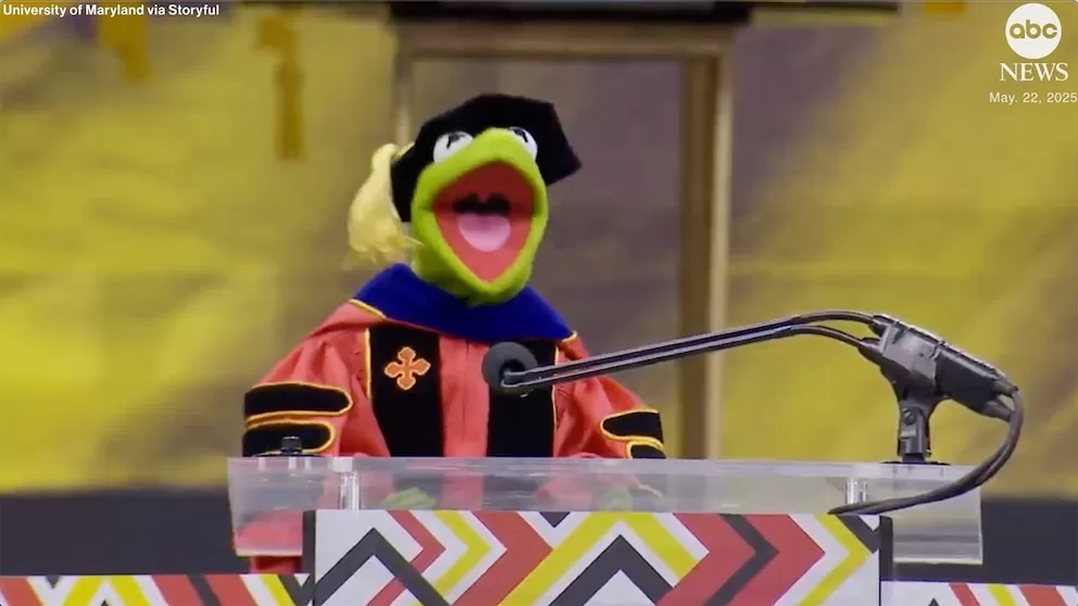 250523_abc_social_kermit_the_frog_commencement_speech_hpMain_16x9.jpg