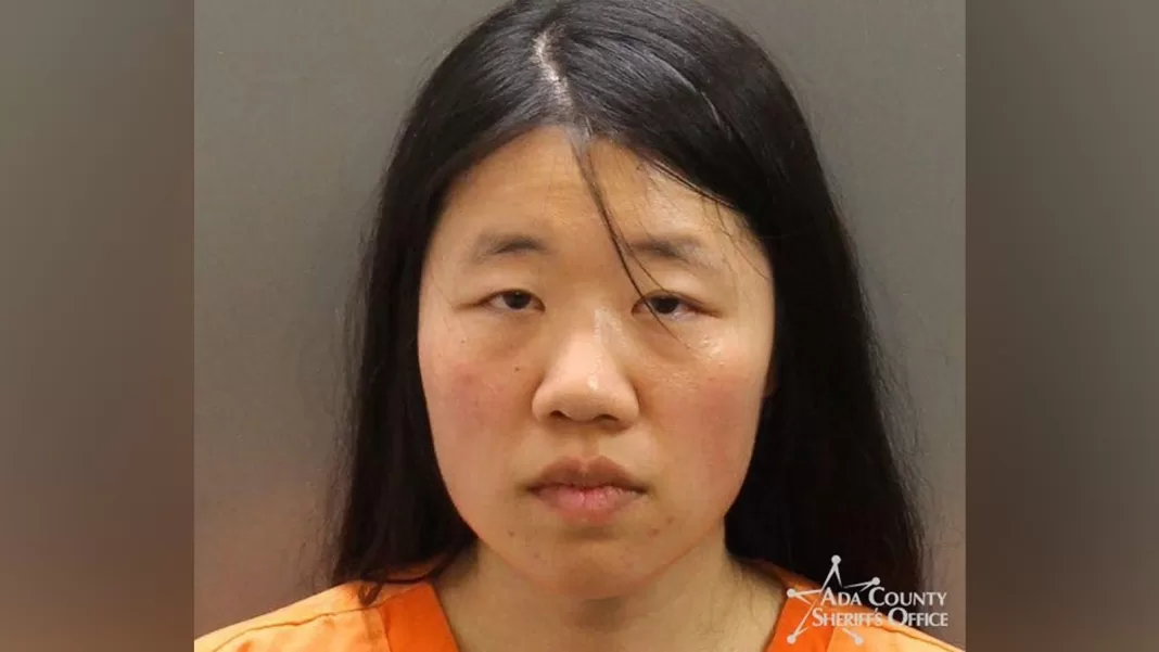 Mom arrested after 2-year-old child found alone in hot car: Police