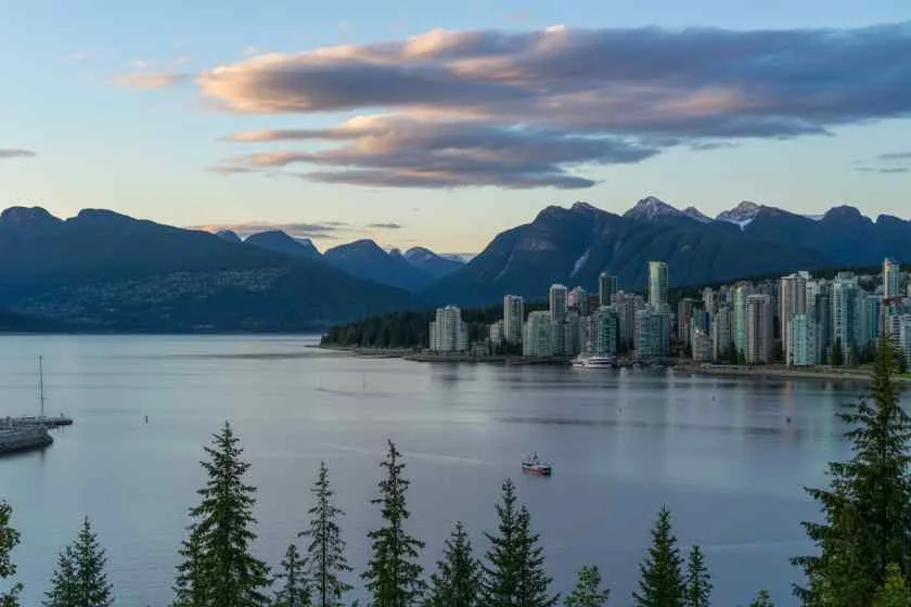 Travel from the UK to Canada and Earn Up to Thousands of Aeroplan Points with Air Canada’s Autumn Special