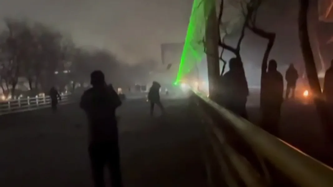 Iran protests: 646 killed, activists say, as Trump weighs military action