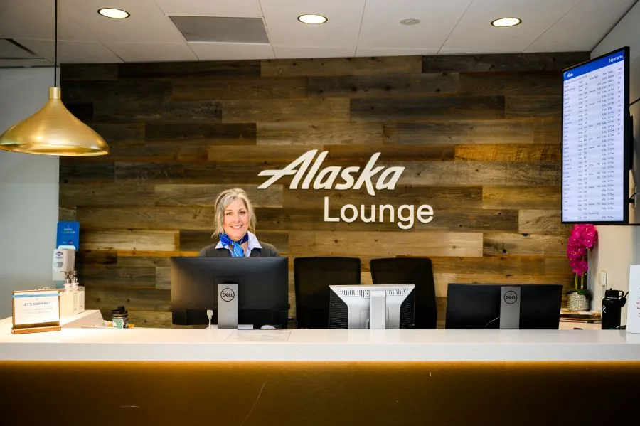 Alaska Airlines Flight 733 from Portland to Anchorage in U.S. Diverts After Alleged Midair Assault—Passenger Arrested on Federal Felony Charges