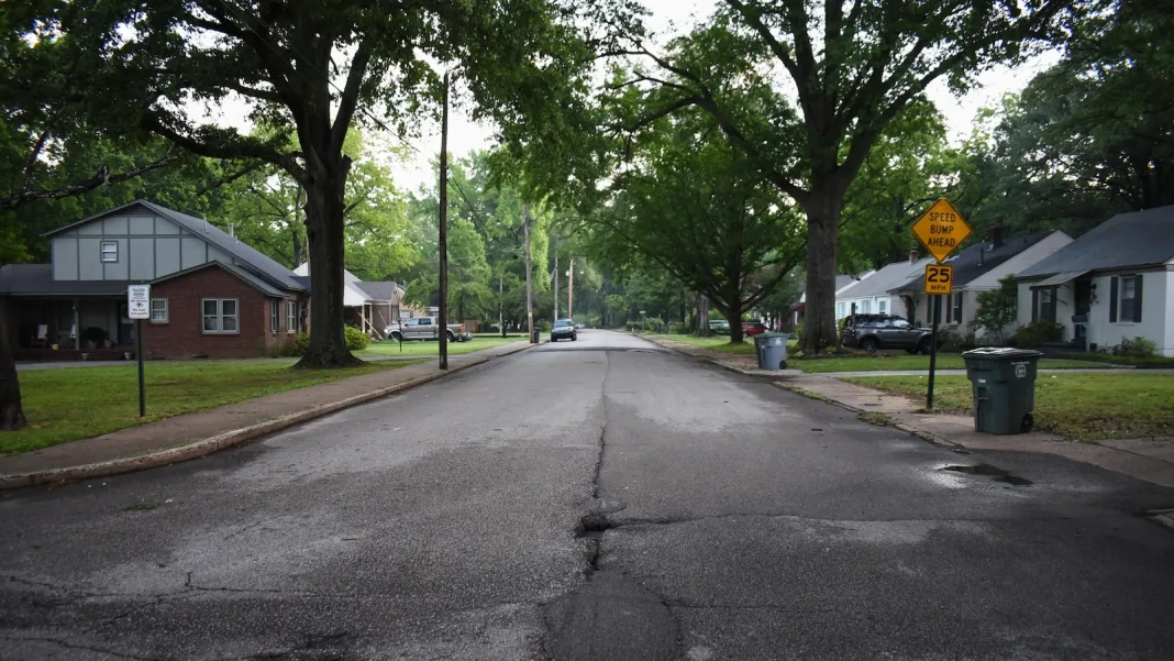 Tennessee redistricting plan splits Memphis neighbors and reshapes midterms as other states follow
