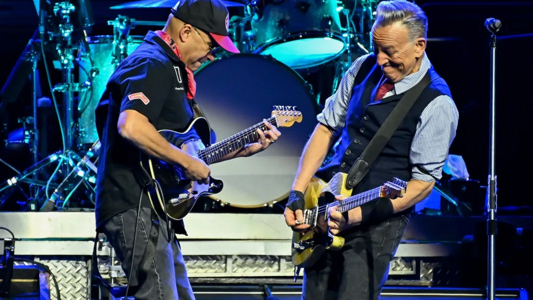 Bruce Springsteen calls out the White House and announces a protest festival