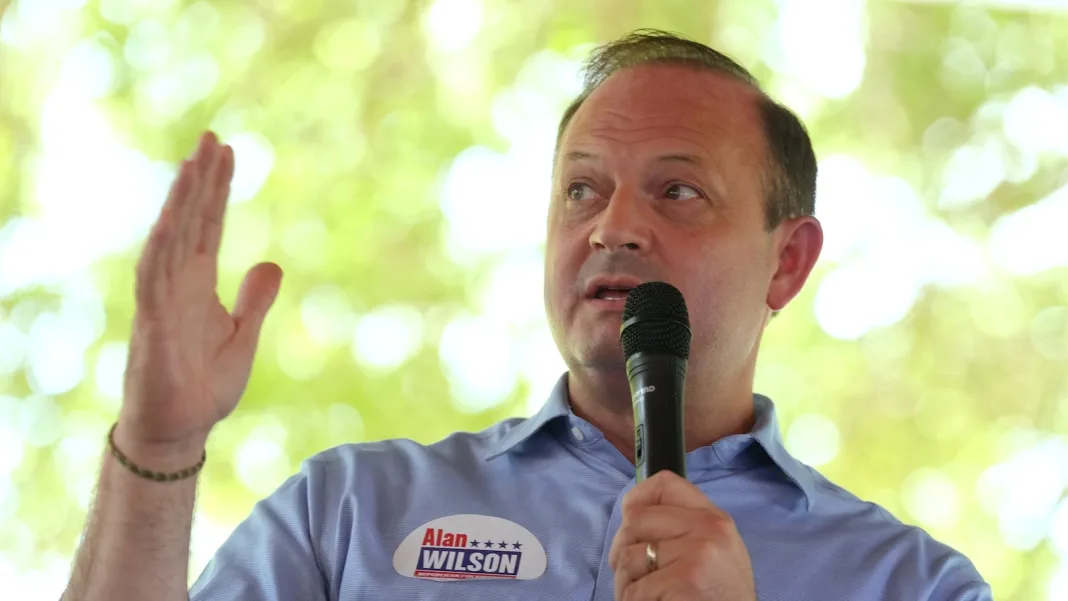 South Carolina voters will choose between two Trump-backed governor candidates in Republican runoff
