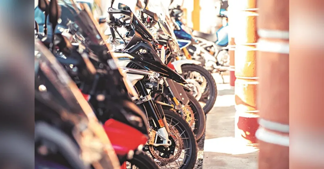 Speed alerts, reflective tyres: Govt weighs 2-wheeler safety overhaul | Auto