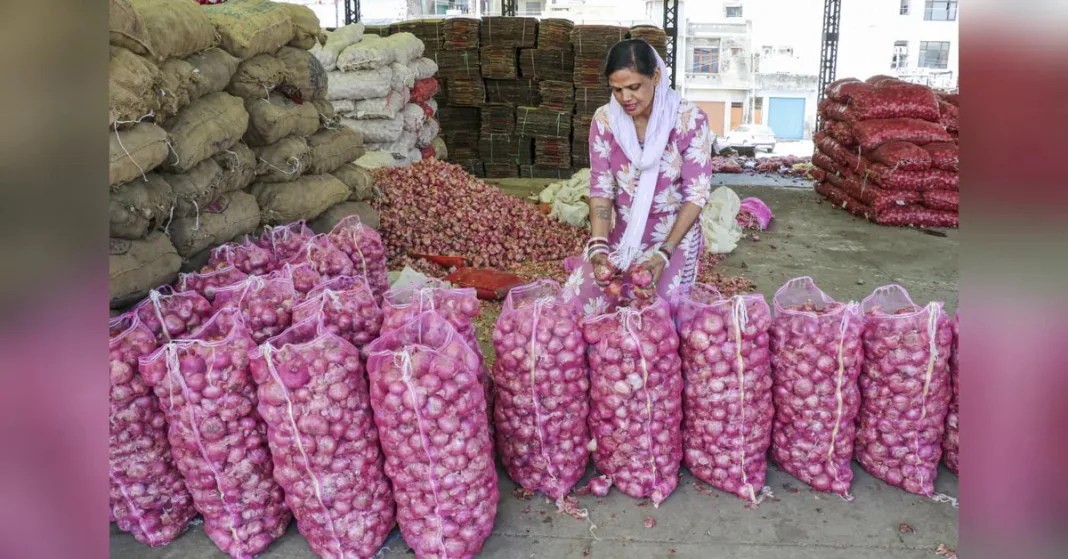 Onion prices up 59%, govt ramps up ‘Kanda Express’ supplies to cool market | Economy & Policy News