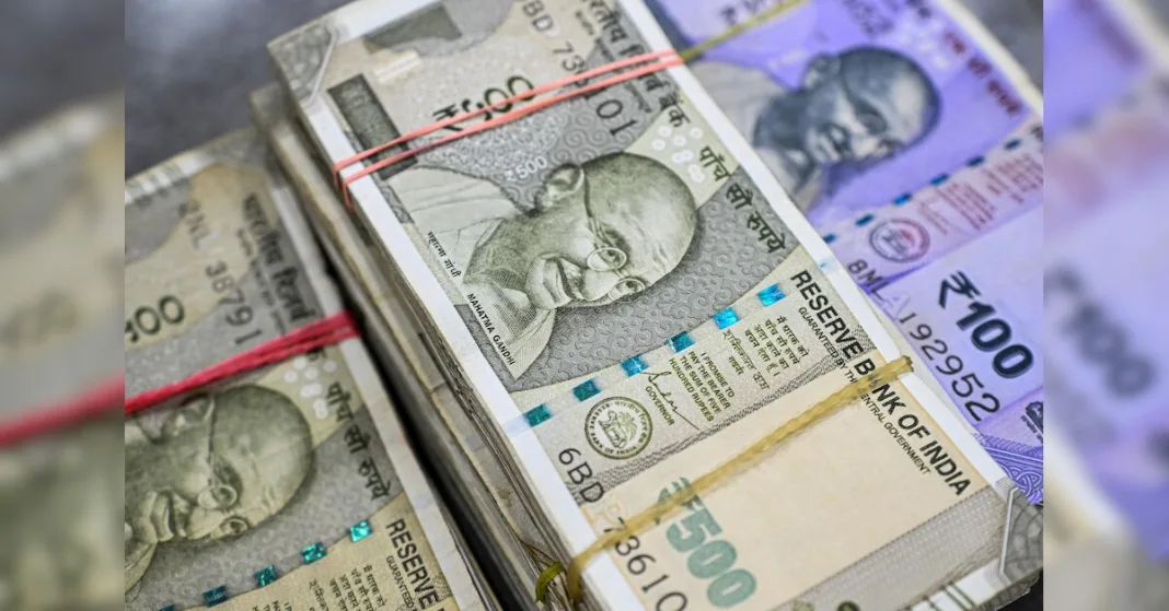 $56.8 bn inflows lift rupee just 0.1%, against 8.8% gain in 2013 scheme | Economy & Policy News