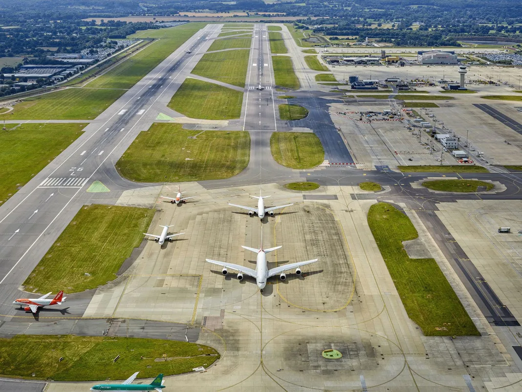Gatwick Airport Runway Closure Triggers Widespread Flight Delays as Stranded Aircraft Blocks Operations