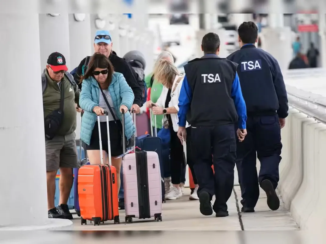 US Travel Update: TSA Gateside Program Allows Non-Flyers Airport Gate Access Again