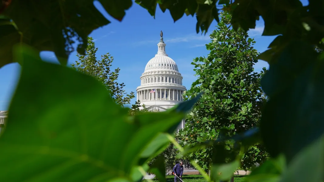 Republicans tee up bill on data centers for one of the final votes before the midterms