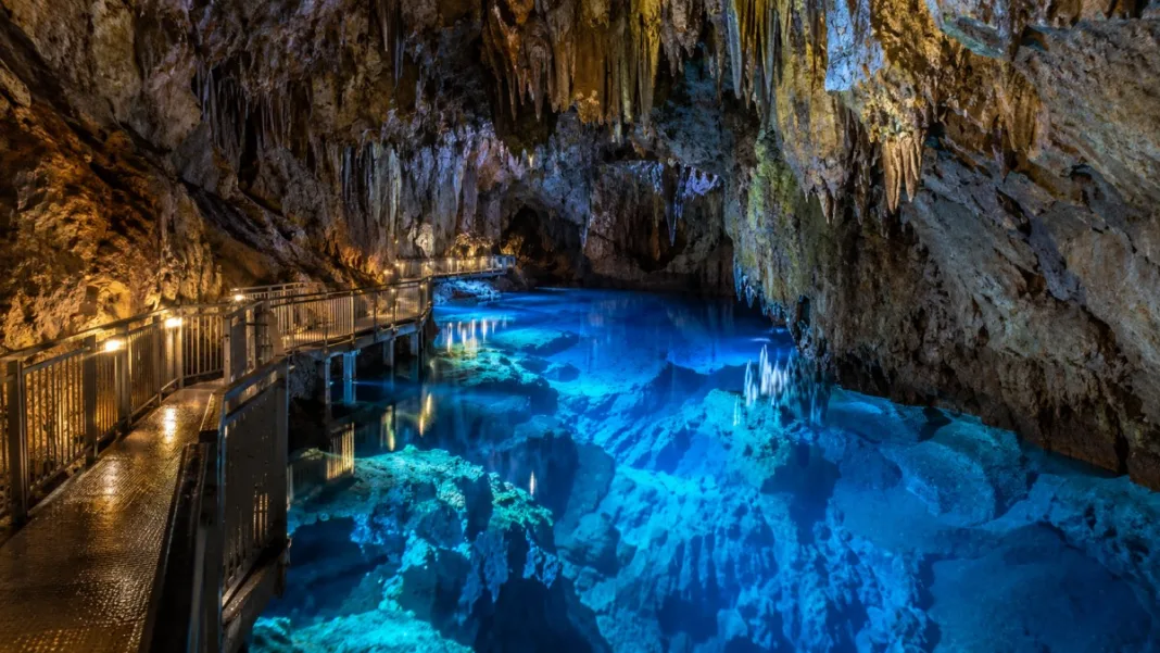 Japan’s Spectacular Ryusendo Cave Attracts Travellers With Crystal-Clear Lakes and Affordable Entry Tickets